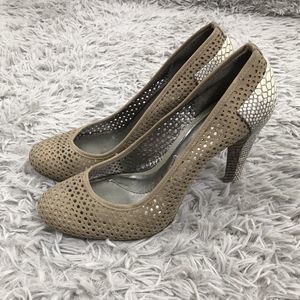 BCBGMaxAzria Brenna Round‎ Toes Heels Animal snake embossed Shoes Size 9.5